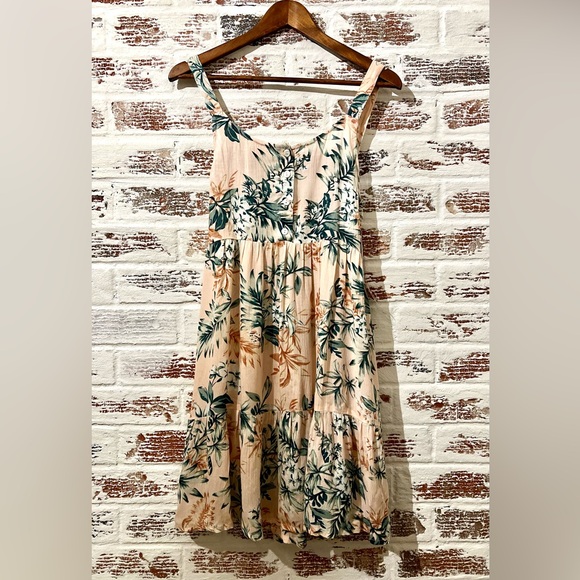 raya sun Dresses & Skirts - Raya Sun Brand New Floral Hawaiian Tropical Sundress Size M